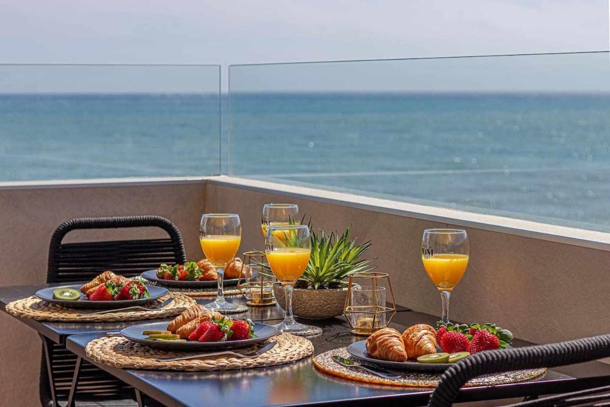 797 Holiday Rentals - Benalbeach- Moderno Piso Para 5 Con Vistas Al Mar بينالماذينا المظهر الخارجي الصورة