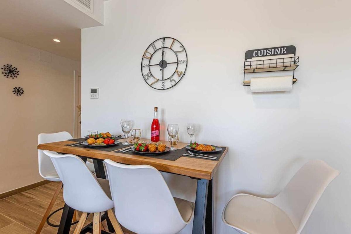 797 Holiday Rentals - Benalbeach- Moderno Piso Para 5 Con Vistas Al Mar بينالماذينا المظهر الخارجي الصورة